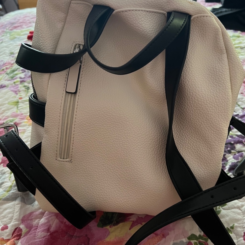 Calvin Klein backpack - Picture 2 of 4